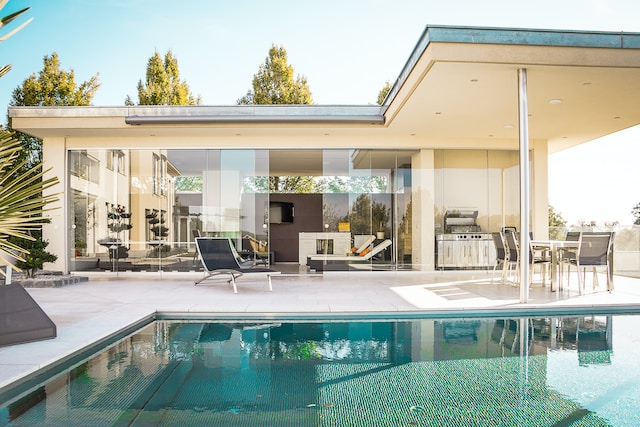Resurface your swimming pool the right way: a guide for all home owners